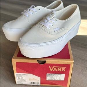 BNWB Vans Authentic Stackform Platform in Marshmallow - Women’s 6/Men’s 4.5